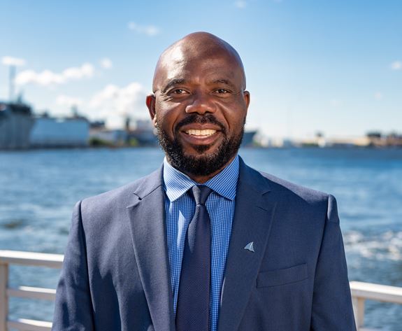 Leo K. Akujuobi